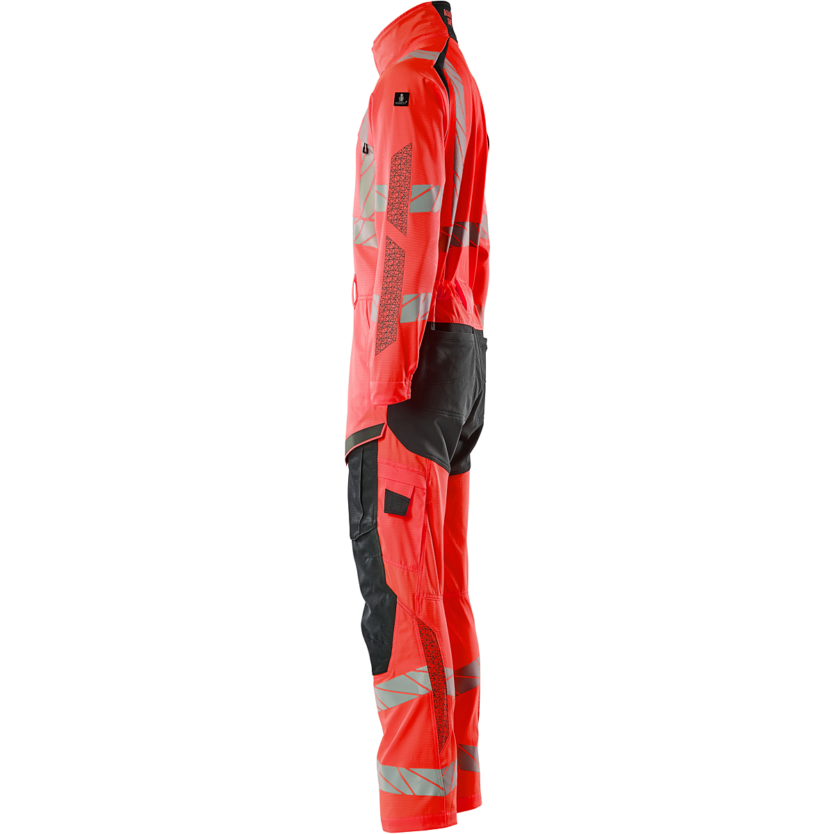 Boilersuit with kneepad pockets