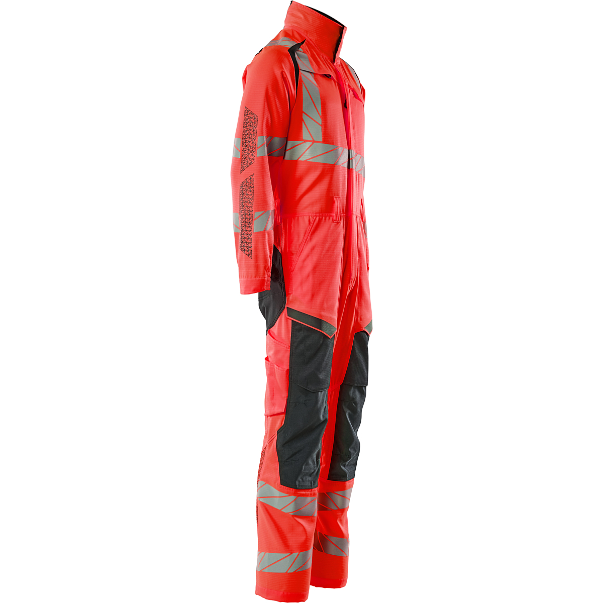 Boilersuit with kneepad pockets
