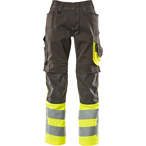 Trousers with kneepad pockets