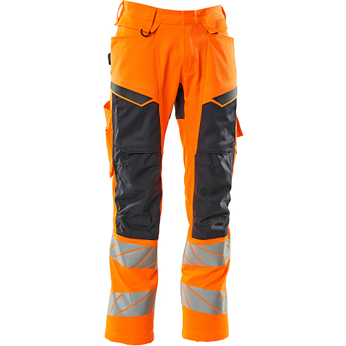 Trousers with kneepad pockets
